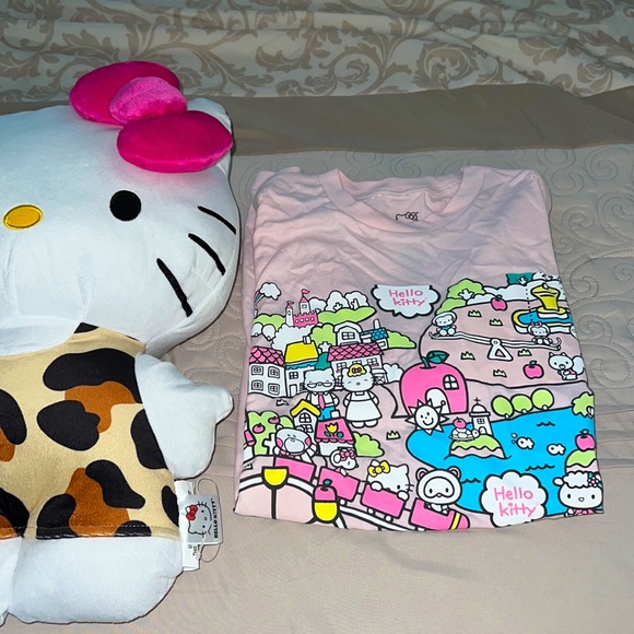 Hello Kitty T-Shirt - Picture 6 of 11